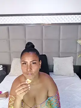 Snapshot of OliviaBurning chatting on September 19, 11:36 am OliviaBurning online show from September 19, 11:36 am