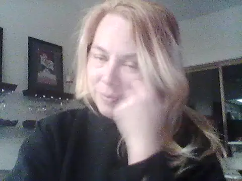 Snapshot of burrkitty chatting on October 14, 3:29 am burrkitty online show from October 14, 3:29 am