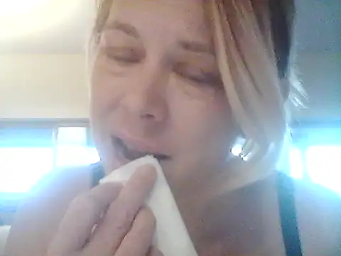 Snapshot of burrkitty chatting on October 9, 11:49 pm burrkitty online show from October 9, 11:49 pm