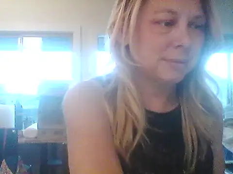 Snapshot of burrkitty chatting on October 9, 12:22 am burrkitty online show from October 9, 12:22 am