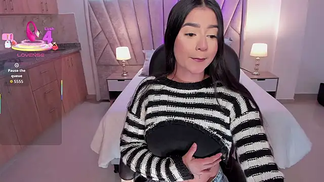 amelie jhons online show from December 5, 6:28 pm