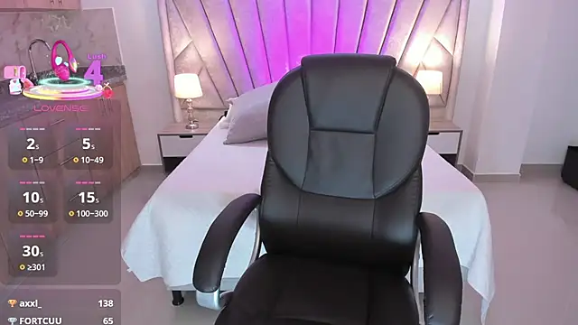 amelie jhons online show from December 20, 8:01 pm