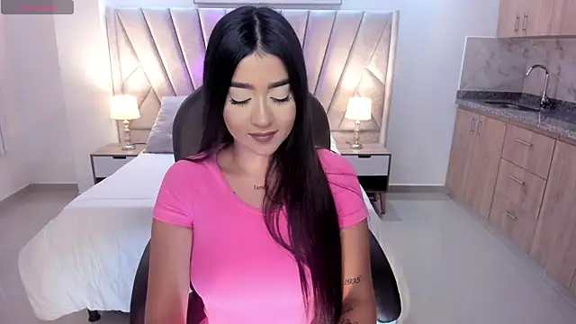 Snapshot of amelie_jhons chatting on November 15, 8:13 pm amelie jhons online show from November 15, 8:13 pm