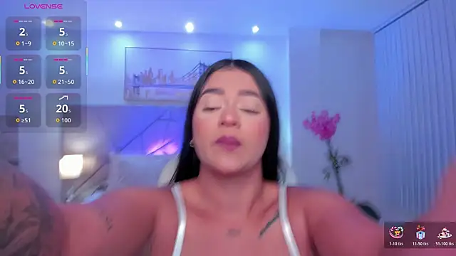 amelie jhons online show from May 23, 11:59 pm