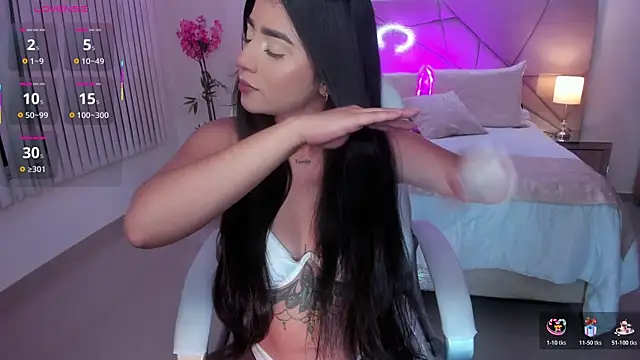 amelie jhons online show from May 3, 3:33 am