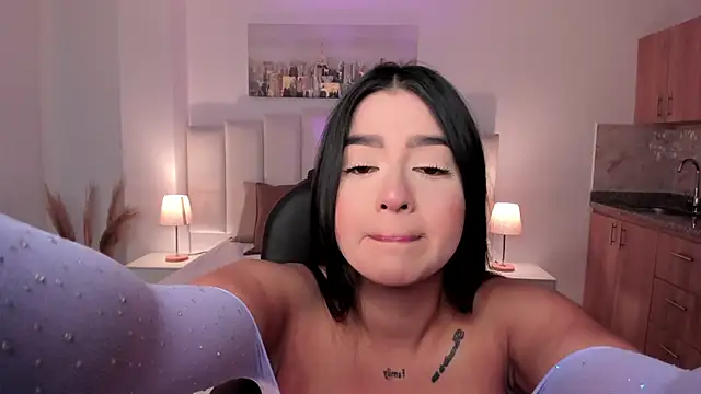 Snapshot of amelie_jhons chatting on September 17, 8:00 pm amelie jhons online show from September 17, 8:00 pm