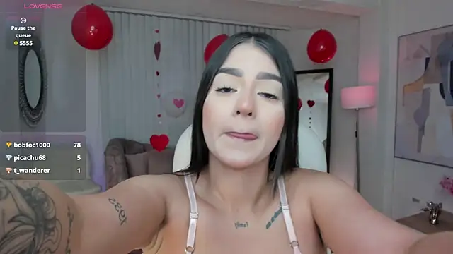 Snapshot of amelie_jhons chatting on February 13, 11:15 pm amelie jhons online show from February 13, 11:15 pm