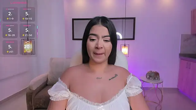 Snapshot of amelie_jhons chatting on July 5, 9:54 pm amelie jhons online show from July 5, 9:54 pm