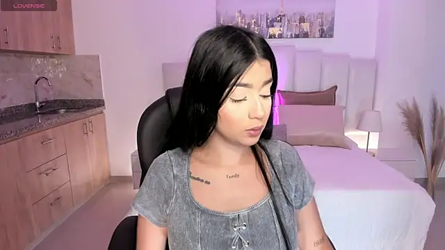 Snapshot of amelie_jhons chatting on November 18, 8:23 pm amelie jhons online show from November 18, 8:23 pm