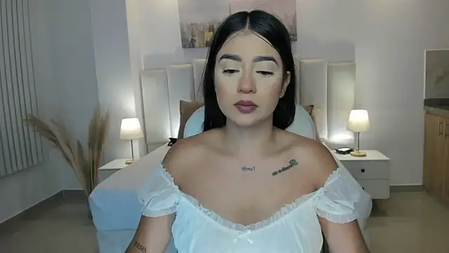 amelie jhons online show from February 18, 11:45 pm