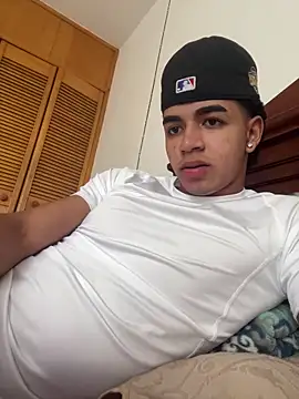 JoanG10 online show from April 19, 3:46 pm