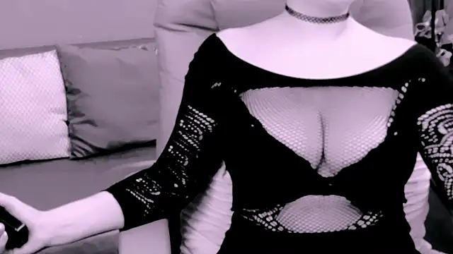 ChantalLion online show from October 30, 5:10 pm