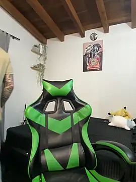 Snapshot of Valentino_Xander chatting on November 15, 11:42 pm Valentino Xander online show from November 15, 11:42 pm