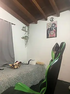 Valentino Xander online show from February 8, 11:35 pm