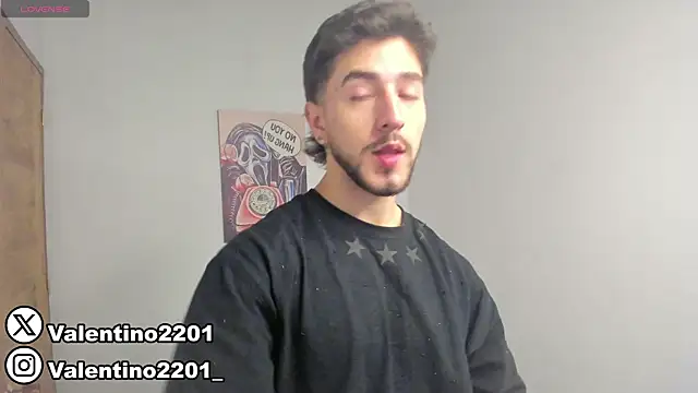 Snapshot of Valentino_Xander chatting on March 6, 1:05 am Valentino Xander online show from March 6, 1:05 am