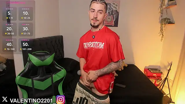 Snapshot of Valentino_Xander chatting on November 15, 2:37 am Valentino Xander online show from November 15, 2:37 am