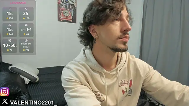 Snapshot of Valentino_Xander chatting on October 2, 12:47 am Valentino Xander online show from October 2, 12:47 am