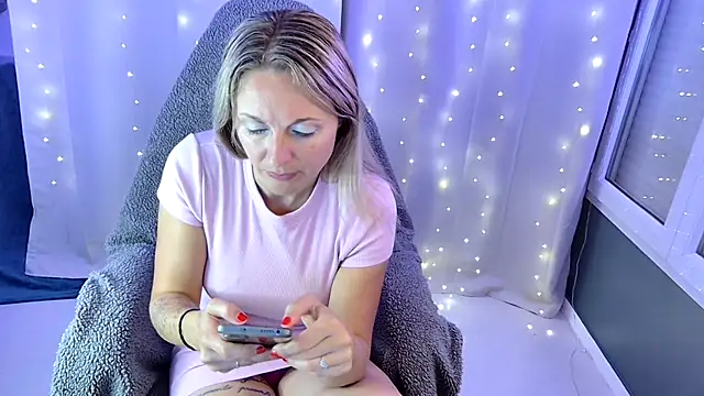 cassiehotsexy online show from September 19, 7:45 am