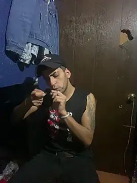 YouBad boy31 online show from December 21, 5:36 am