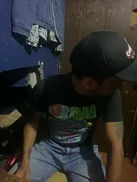 YouBad boy31 online show from December 25, 1:31 am