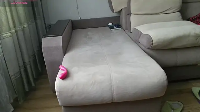 MilaaMilaa online show from December 18, 4:06 am