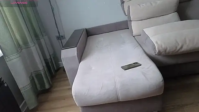 MilaaMilaa online show from February 10, 3:27 am