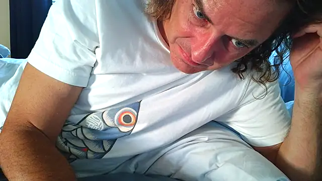 Snapshot of costanza7070 chatting on October 24, 12:42 am costanza7070 online show from October 24, 12:42 am