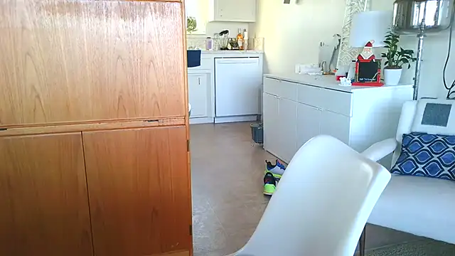 Snapshot of costanza7070 chatting on December 2, 4:19 pm costanza7070 online show from December 2, 4:19 pm