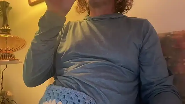 Snapshot of costanza7070 chatting on November 19, 6:57 am costanza7070 online show from November 19, 6:57 am