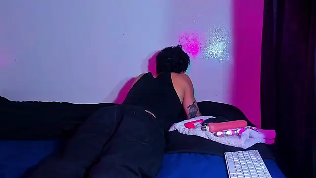 Piggy Eddy online show from February 26, 2:22 am