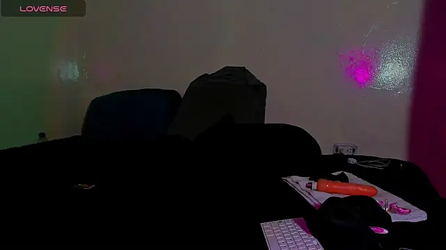 Piggy Eddy online show from March 15, 12:50 am