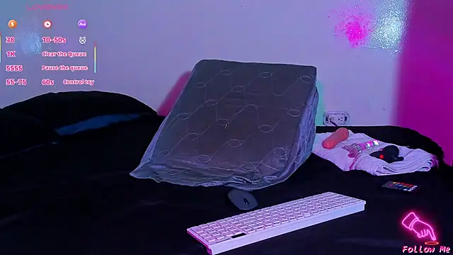 Piggy Eddy online show from March 15, 2:35 pm