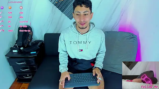 Piggy Eddy online show from November 29, 8:53 pm