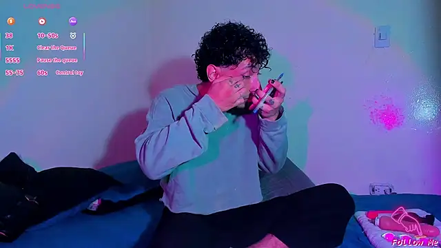 Piggy Eddy online show from April 3, 3:35 am