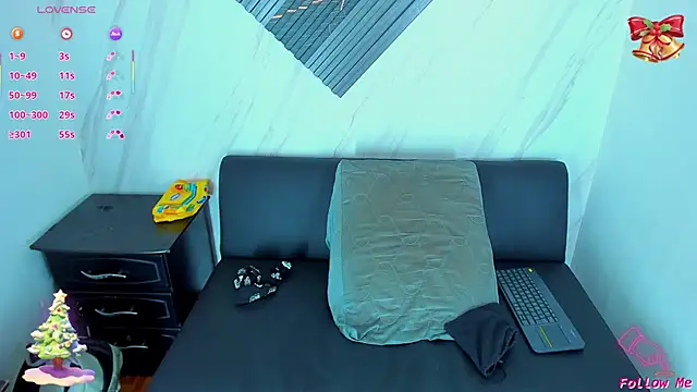 Piggy Eddy online show from December 15, 4:51 am