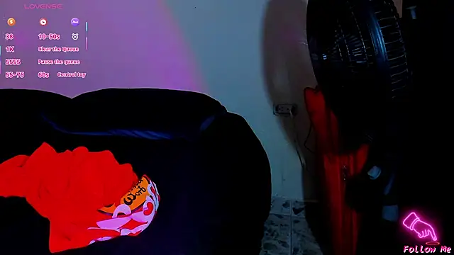 Piggy Eddy online show from May 5, 5:05 pm