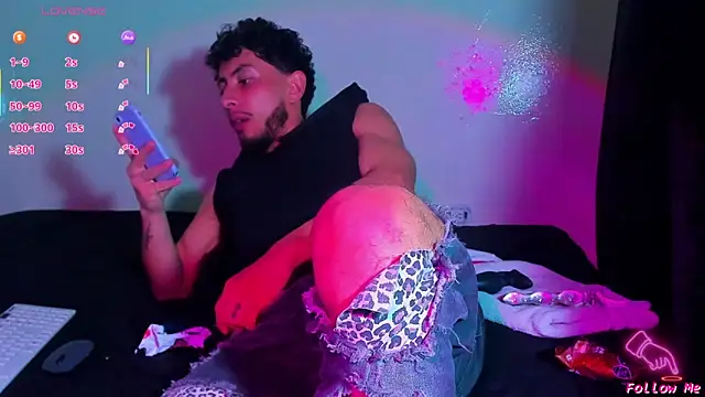 Piggy Eddy online show from February 24, 4:35 am