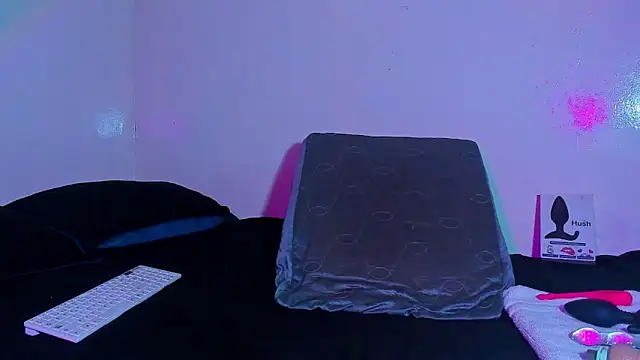 Piggy Eddy online show from March 31, 5:20 am