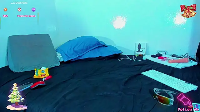 Piggy Eddy online show from December 23, 1:49 am