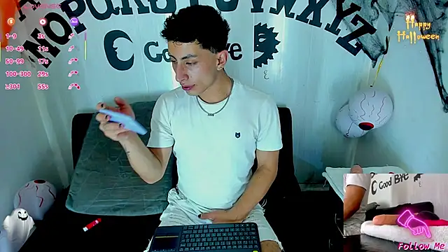 Piggy Eddy online show from October 30, 7:55 pm