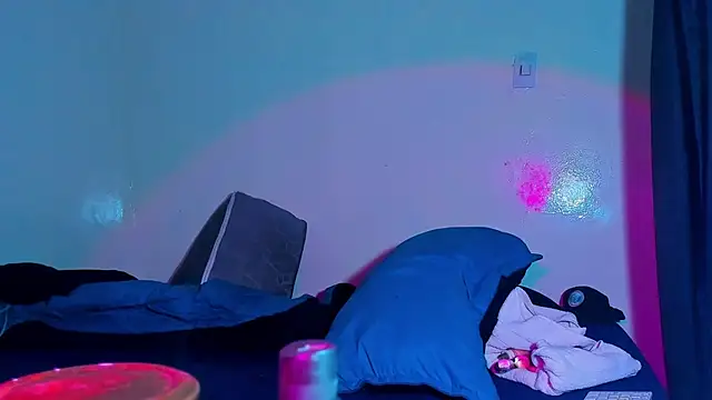 Piggy Eddy online show from February 28, 2:33 am