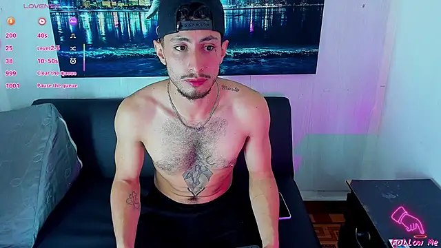 Piggy Eddy online show from September 29, 1:01 am