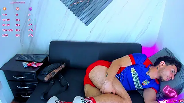 Piggy Eddy online show from December 5, 9:12 pm