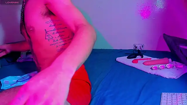 Piggy Eddy online show from April 23, 1:24 pm
