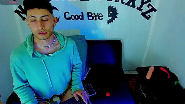 Piggy Eddy online show from November 5, 5:10 am