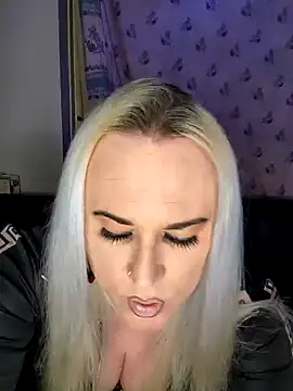 Connie Pepper online show from February 12, 1:05 am