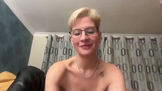 JennyHazel1 online show from February 14, 10:54 pm