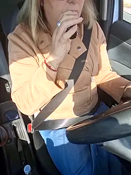 Snapshot of Mara-24 chatting on October 19, 9:23 am Mara-24 online show from October 19, 9:23 am