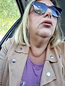 Snapshot of Mara-24 chatting on October 6, 1:56 pm Mara-24 online show from October 6, 1:56 pm