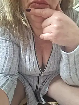 Snapshot of Mara-24 chatting on March 20, 6:20 pm Mara-24 online show from March 20, 6:20 pm